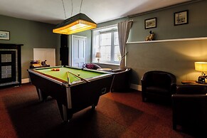 Cheviot Manor