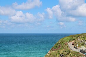 17 Cliff Edge