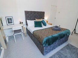 Bearwood Boutique Stay