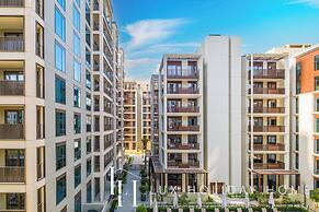 LUX  The Dubai Creek Beach Suite
