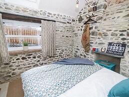 Dyffryn Cottage