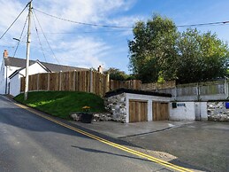 Dyffryn Cottage