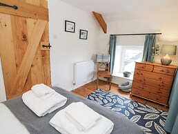Dyffryn Cottage