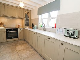 Dyffryn Cottage