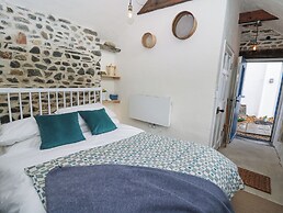 Dyffryn Cottage