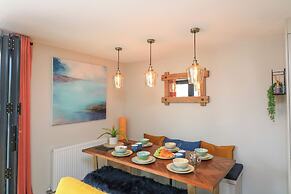 2 De Courcey House