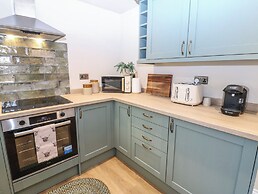 Hollywood Cottage