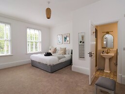 Broad Bay Lodge