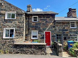Riverbank Cottage