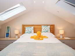 2 Sea Otter House