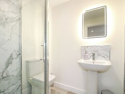 Sandown Park Cottage