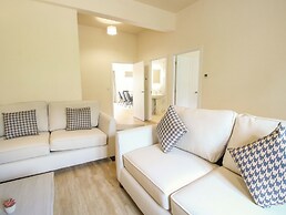 Kempton Park Cottage