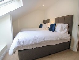 Kempton Park Cottage
