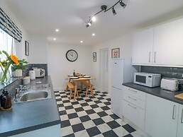 6 Clarence Place