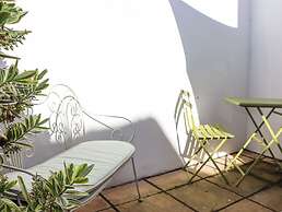 Goldhurst Apartment