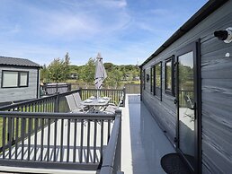 Sunset Lodge
