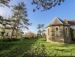 Church Llygad Y Dyffryn