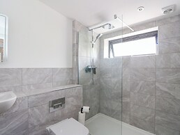 6 Strathtay Lodges