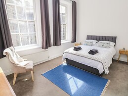 2 Regent Mews