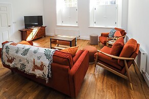 2 Regent Mews