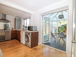 7 Daltons Place