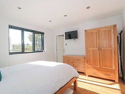 Orchard Leigh