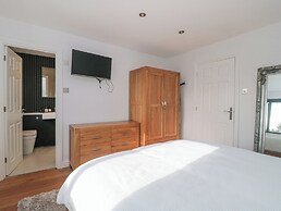 Orchard Leigh