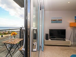 7 Warren Edge Close