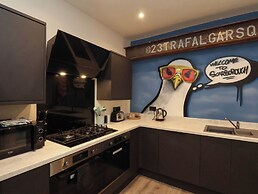 23 Trafalgar Square