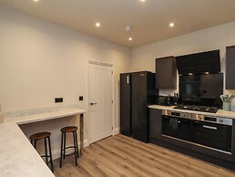 23 Trafalgar Square