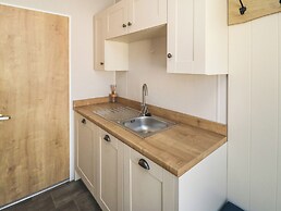 28 Finch