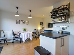 25 Resbury Close