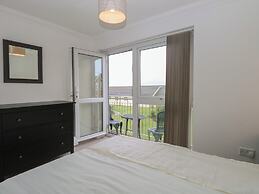 102 Waterside Park
