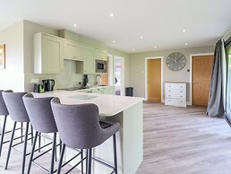 Orchard Lodge