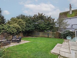 3 Grange Villas