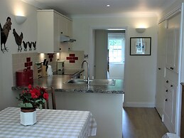 October House Holiday Cabin