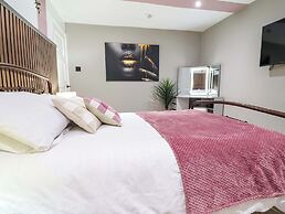 Steam and Stay @ Hoole