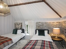 Gweryl Lodge