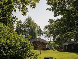 Tree House, Partial Lake Views Pet Friendly