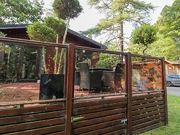 Tree House, Partial Lake Views Pet Friendly