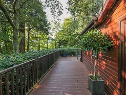 Tree House, Partial Lake Views Pet Friendly