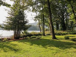 Tree House, Partial Lake Views Pet Friendly