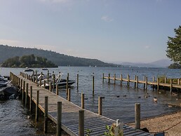 Tree House, Partial Lake Views Pet Friendly