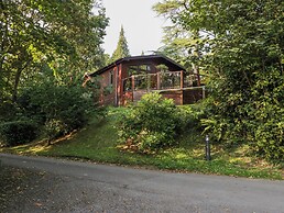 Tree House, Partial Lake Views Pet Friendly