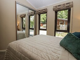 Tree House, Partial Lake Views Pet Friendly