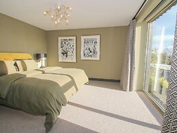 1 Little Broomcroft