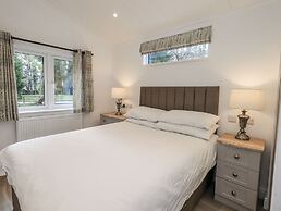 Lakeside Lodge