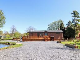 Lakeside Lodge