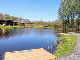 Lakeside Lodge