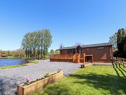 Lakeside Lodge
